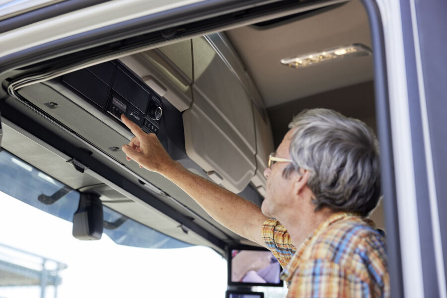 Stoneridge Tachographs - SE5000 Smart 2